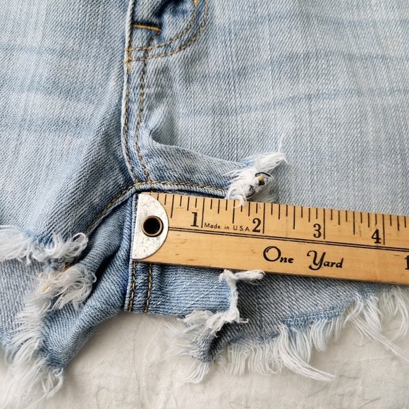 American Eagle Short Denim Shorts With Crochet Side Inserts, Size 4 - Picture 10 of 15